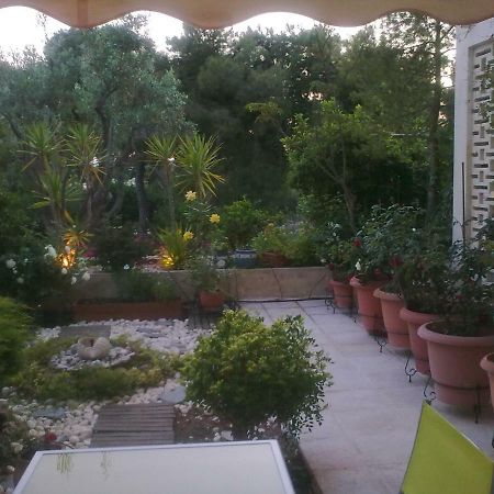 Comfortable Garden Apt Near Vouliagmeni Beach Athens Exterior photo