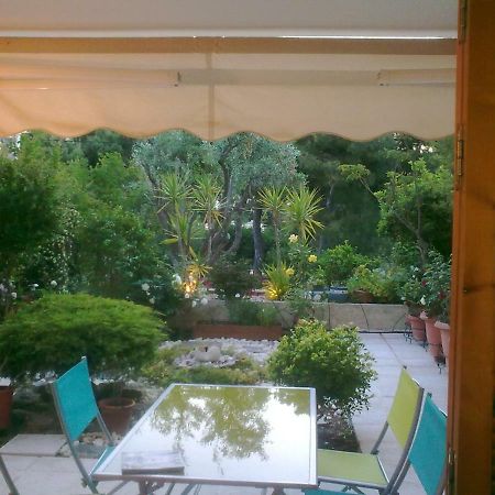 Comfortable Garden Apt Near Vouliagmeni Beach Athens Exterior photo