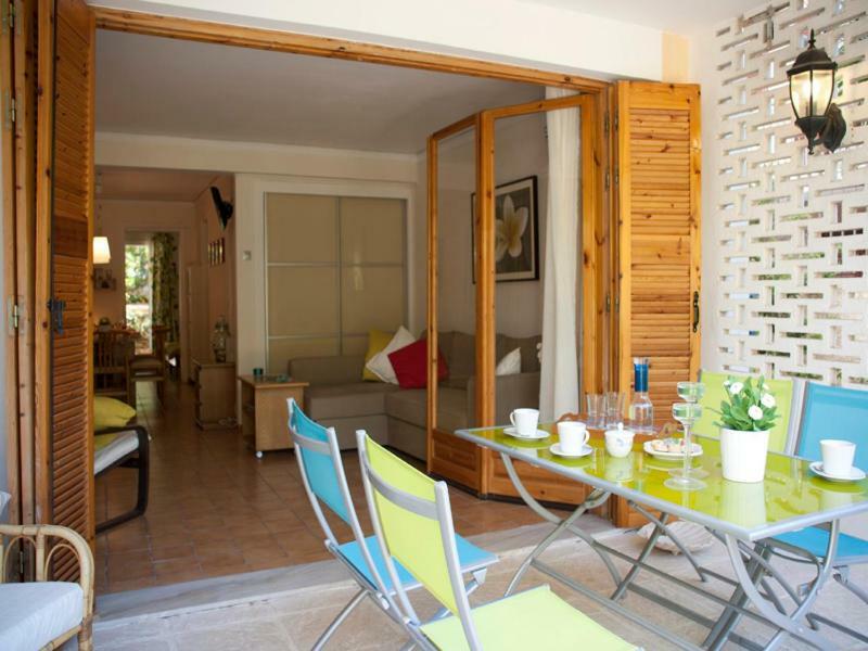 Comfortable Garden Apt Near Vouliagmeni Beach Athens Exterior photo
