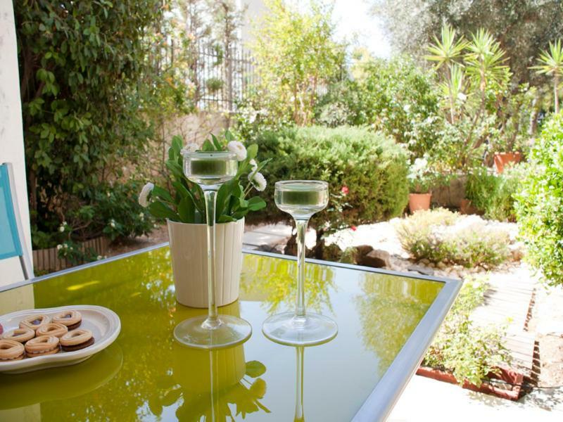 Comfortable Garden Apt Near Vouliagmeni Beach Athens Exterior photo